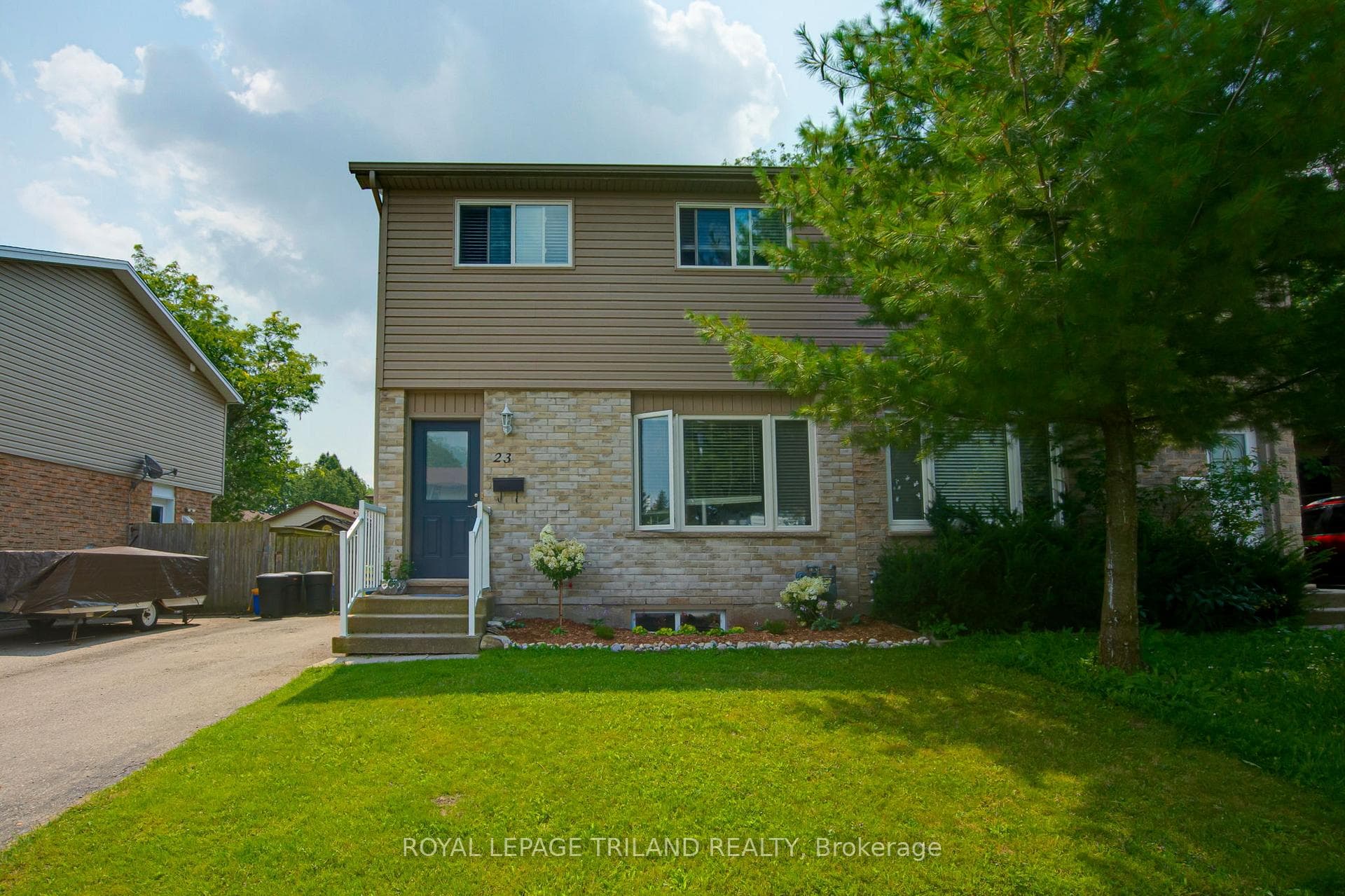 23 Denlaw Road Unit Lower photo 1