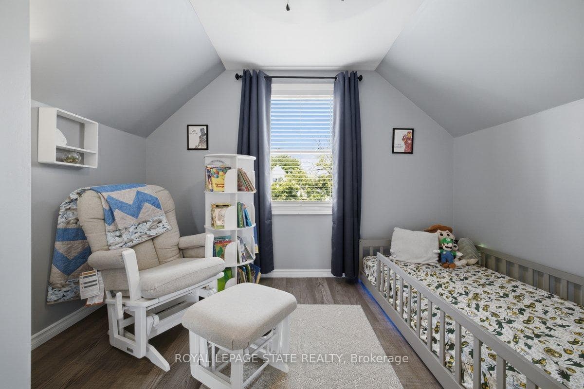 216 Summerhill Avenue photo 18