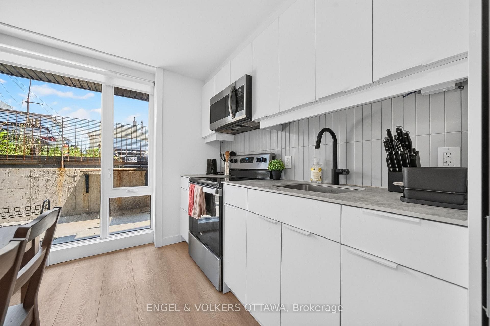 117 Carruthers Avenue Unit D photo 9