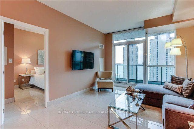 33 Bay Street Unit 2210 photo 6