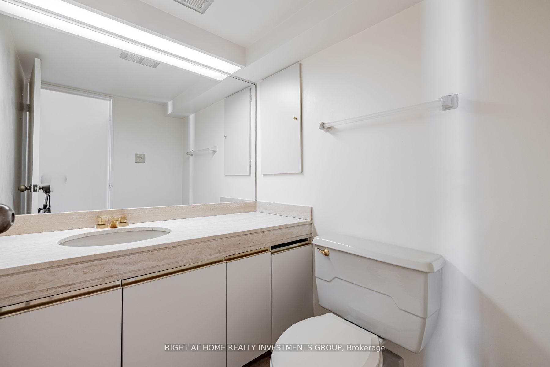 65 Harbour Square Unit 1910 photo 15