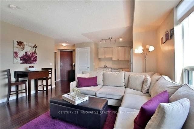 2545 Erin Centre Boulevard Unit 1404 photo 14