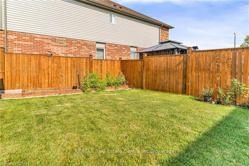 104 KIRVAN Drive photo 42