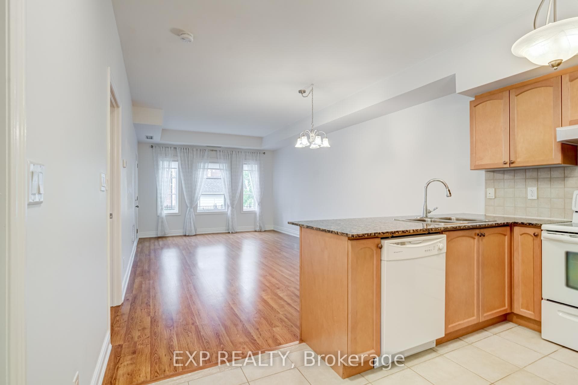 9901 Keele Street Unit 108 photo 5