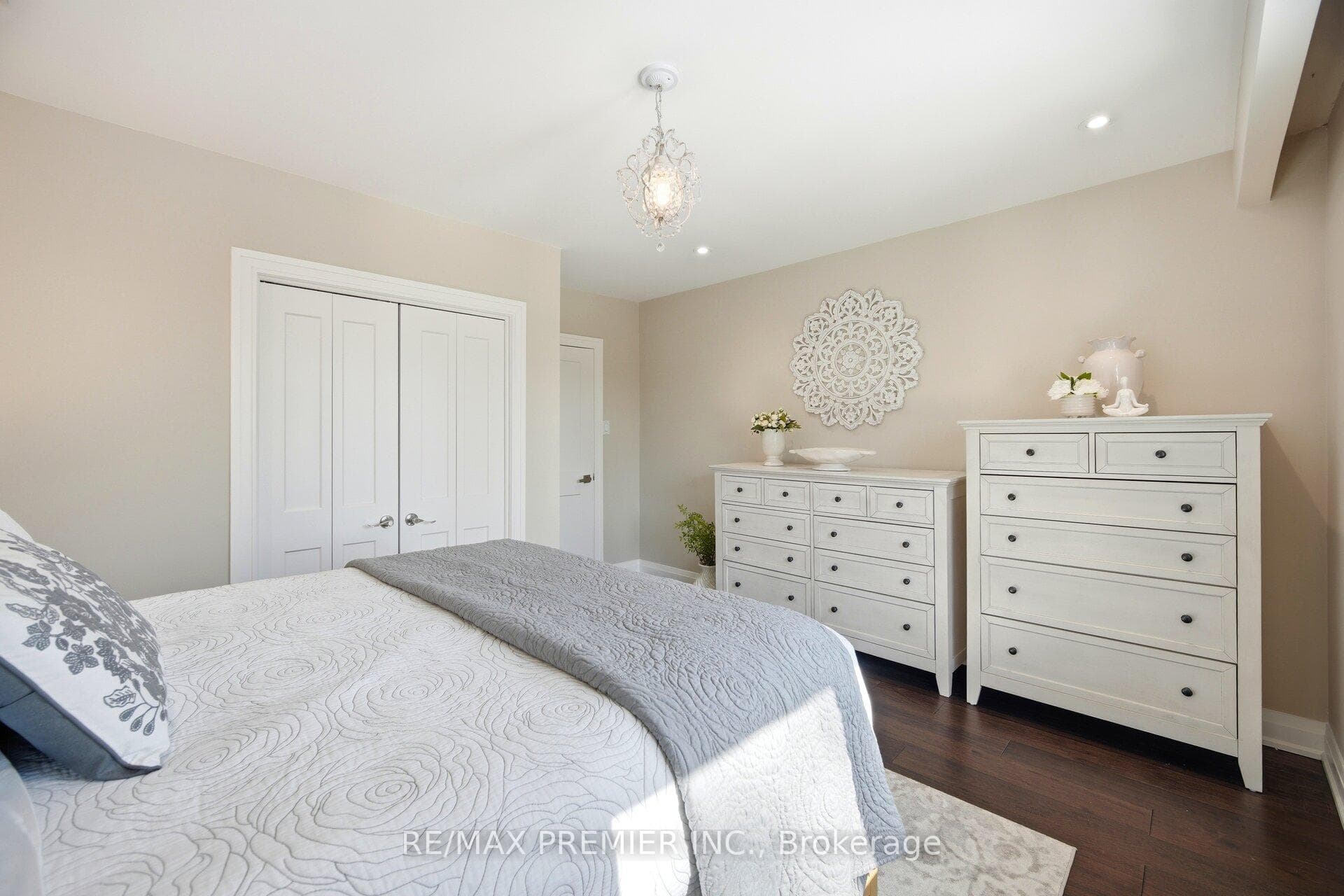 267 Jeffcoat Drive photo 29