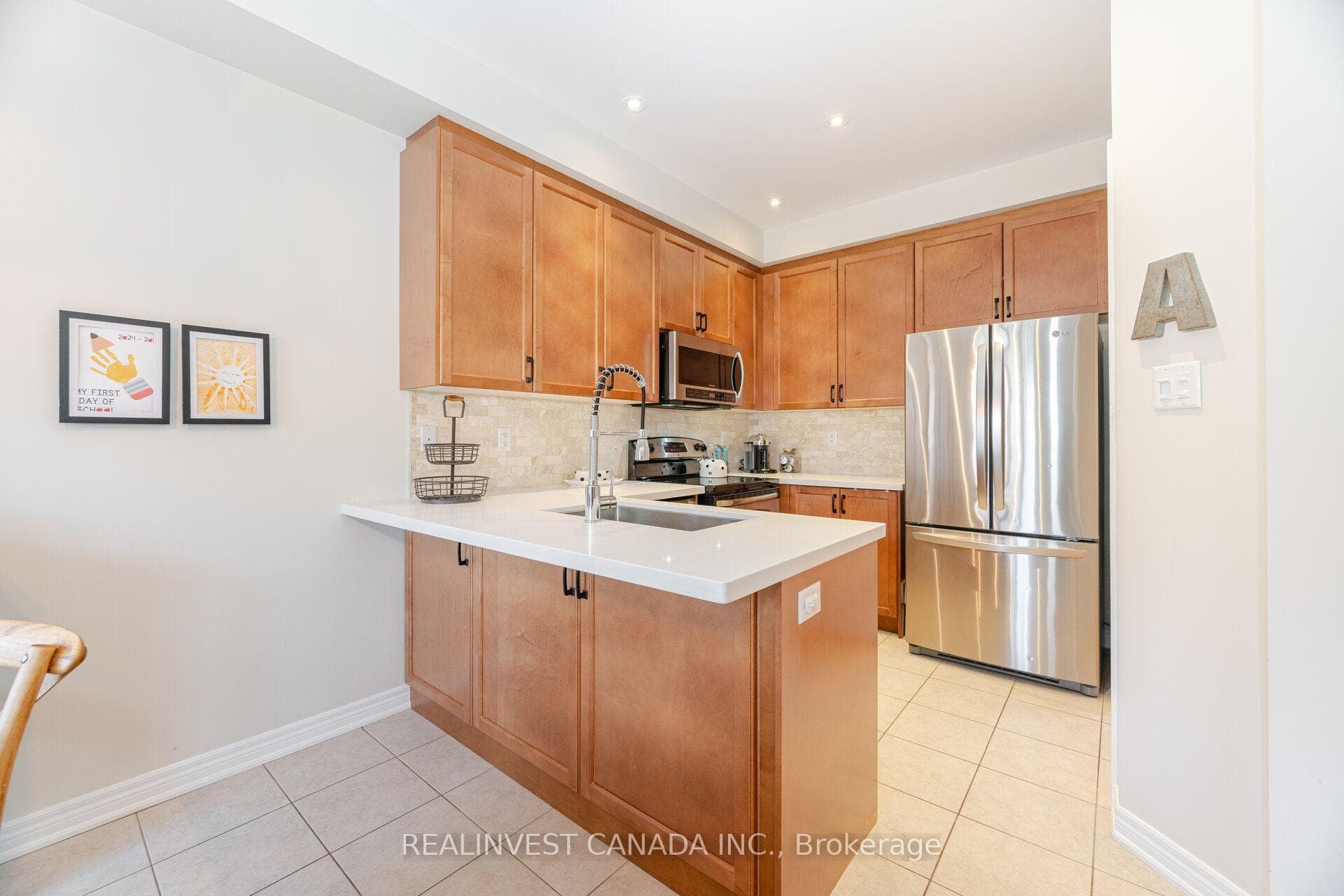 50 Lauderdale Drive photo 13