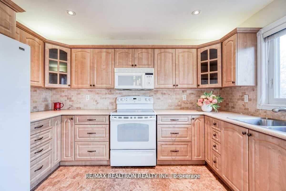 59 Metcalfe Drive photo 15