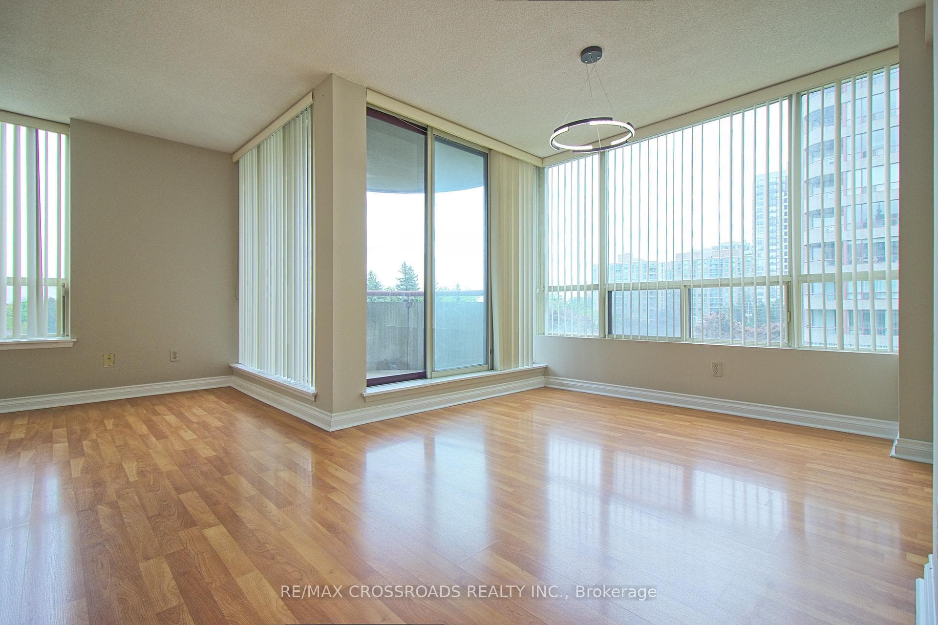 5785 Yonge Street Unit 604 photo 7