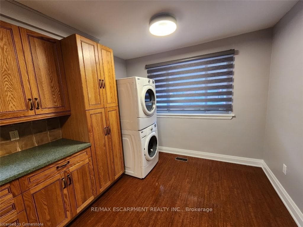 99 Wise Crescent photo 3