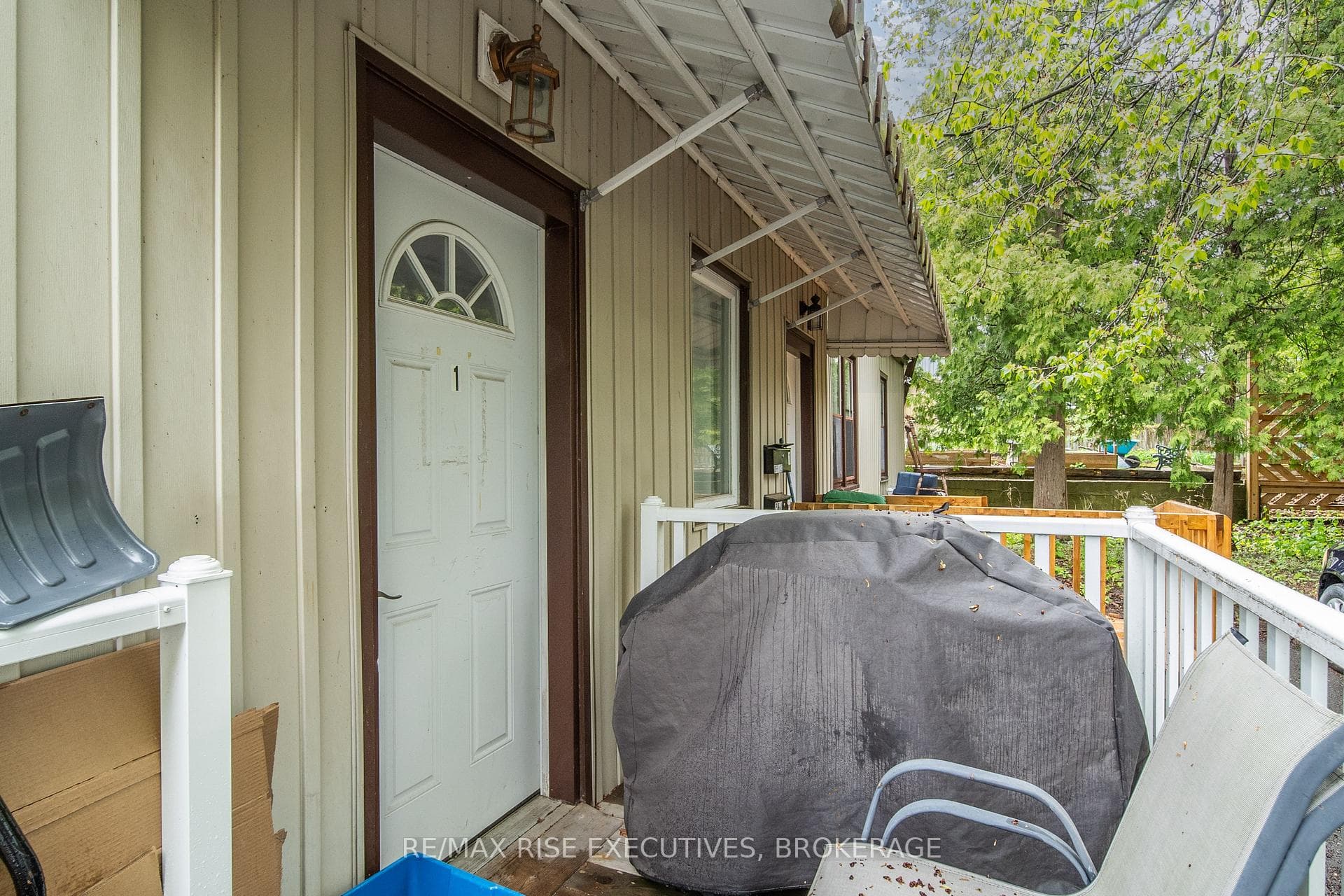 89 DUNDAS Street photo 5