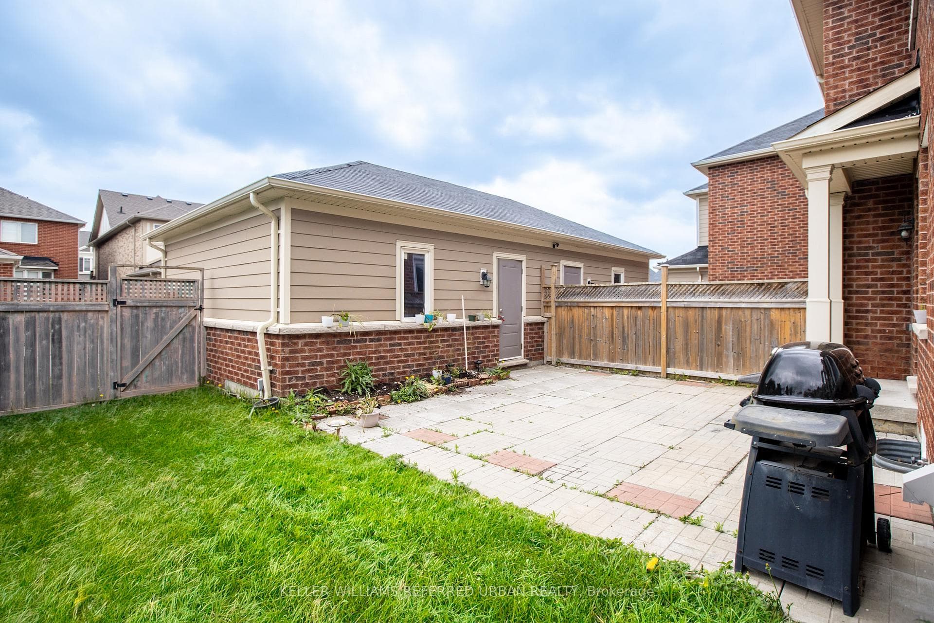 143 Terry Fox Street photo 37