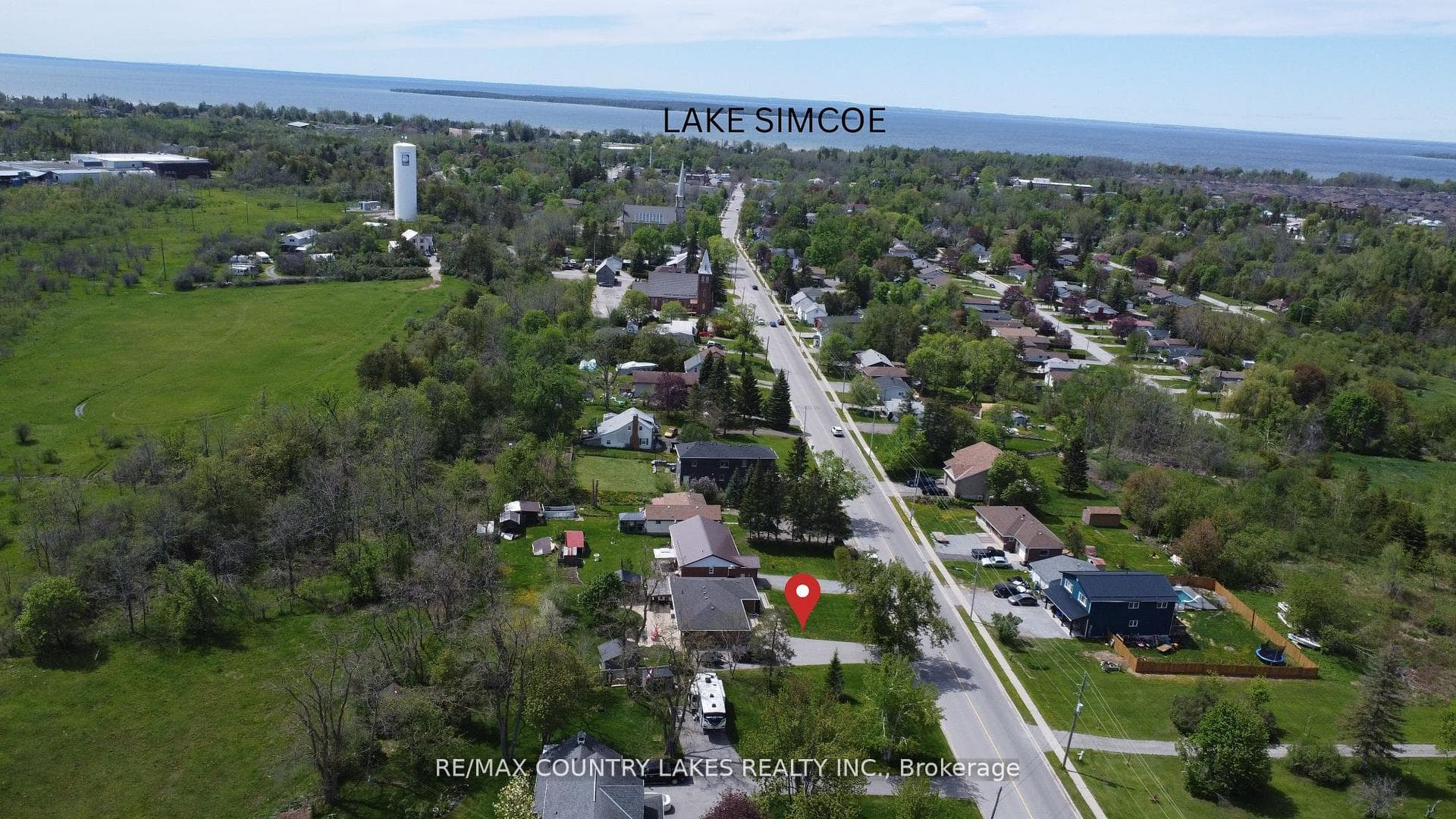 653 Simcoe Street photo 48