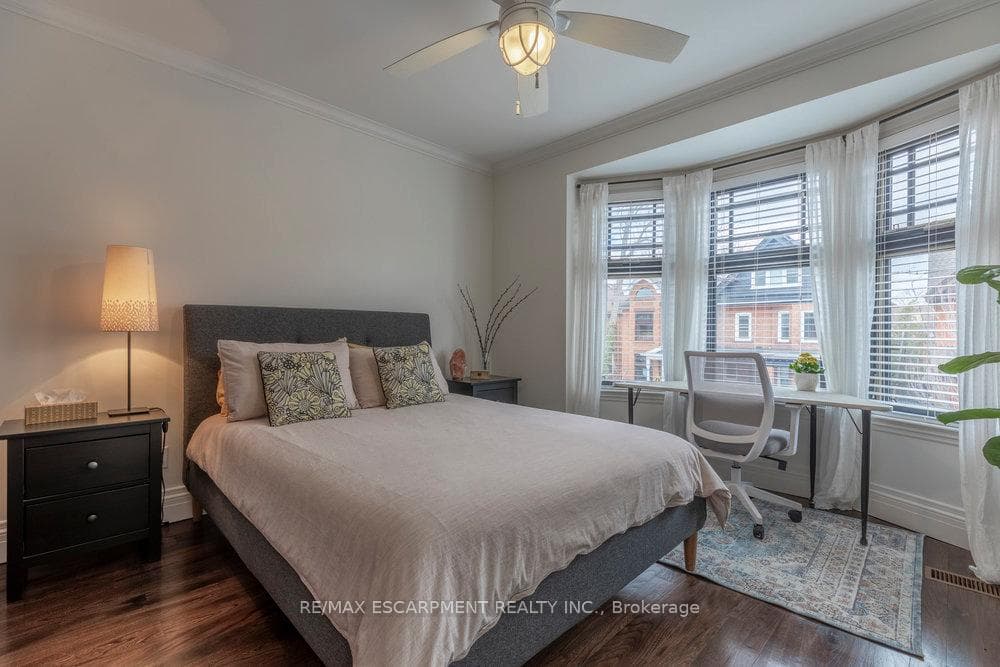 63 Stanley Avenue photo 31
