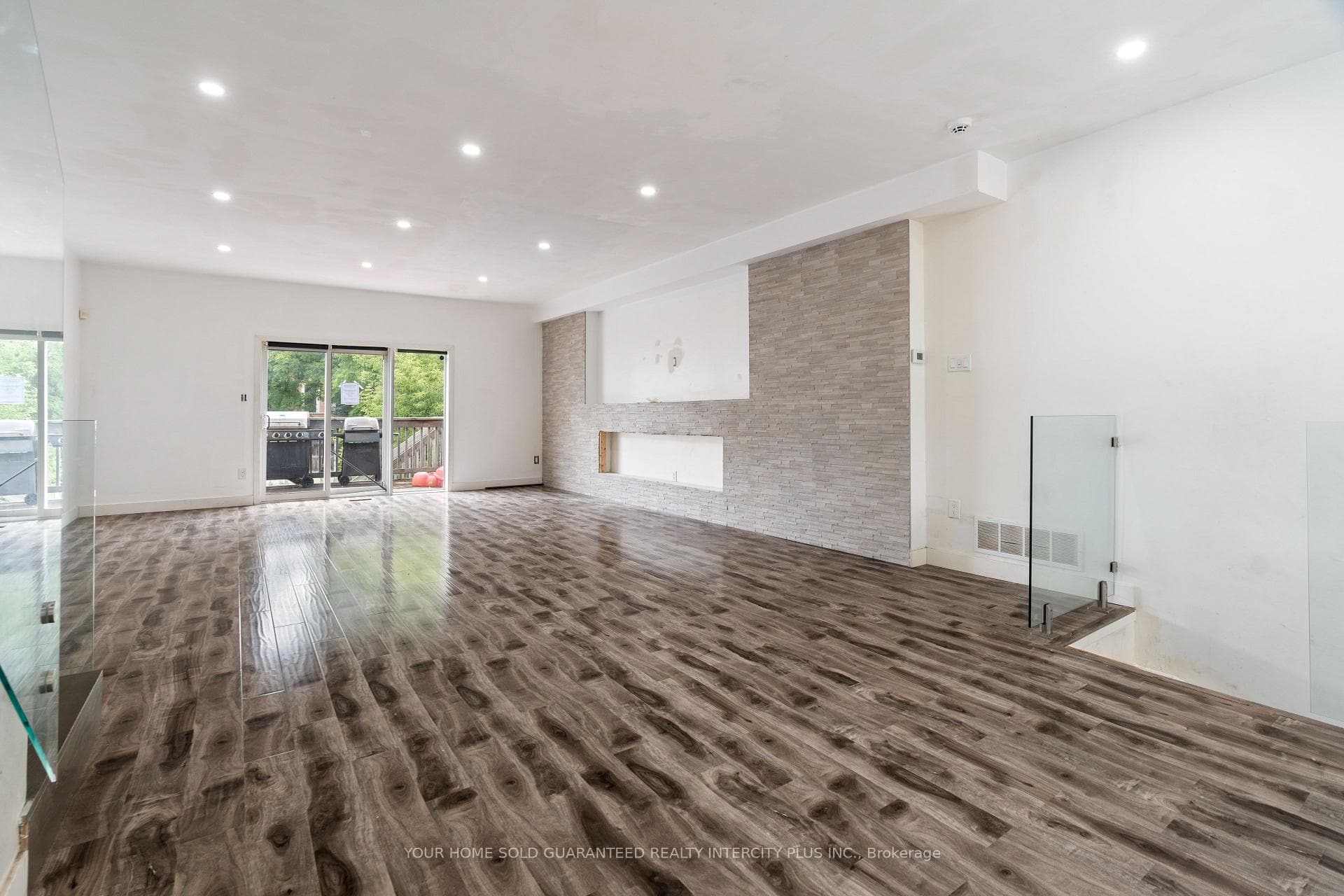 435 Meadowvale Road photo 8