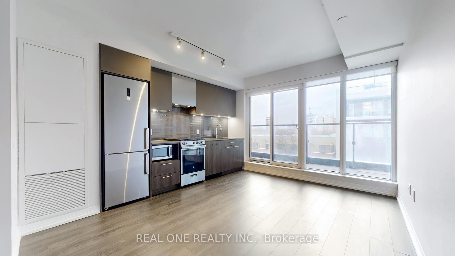 251 Jarvis Street Unit 526 photo 9