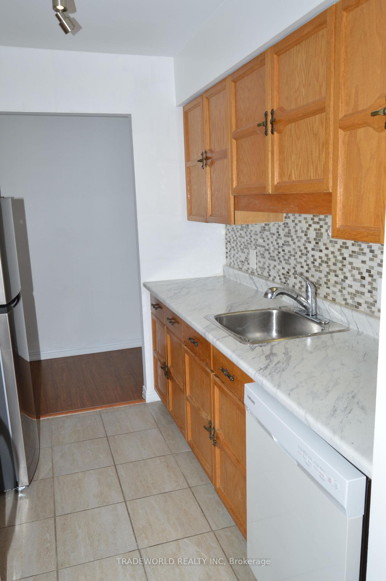 315 Regent Street Unit 502 photo 12