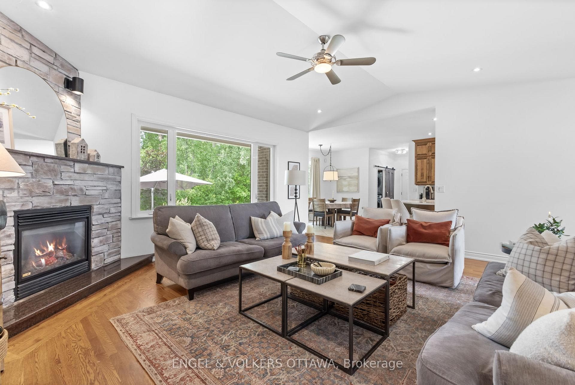 6957 Lake Forest Walk photo 8