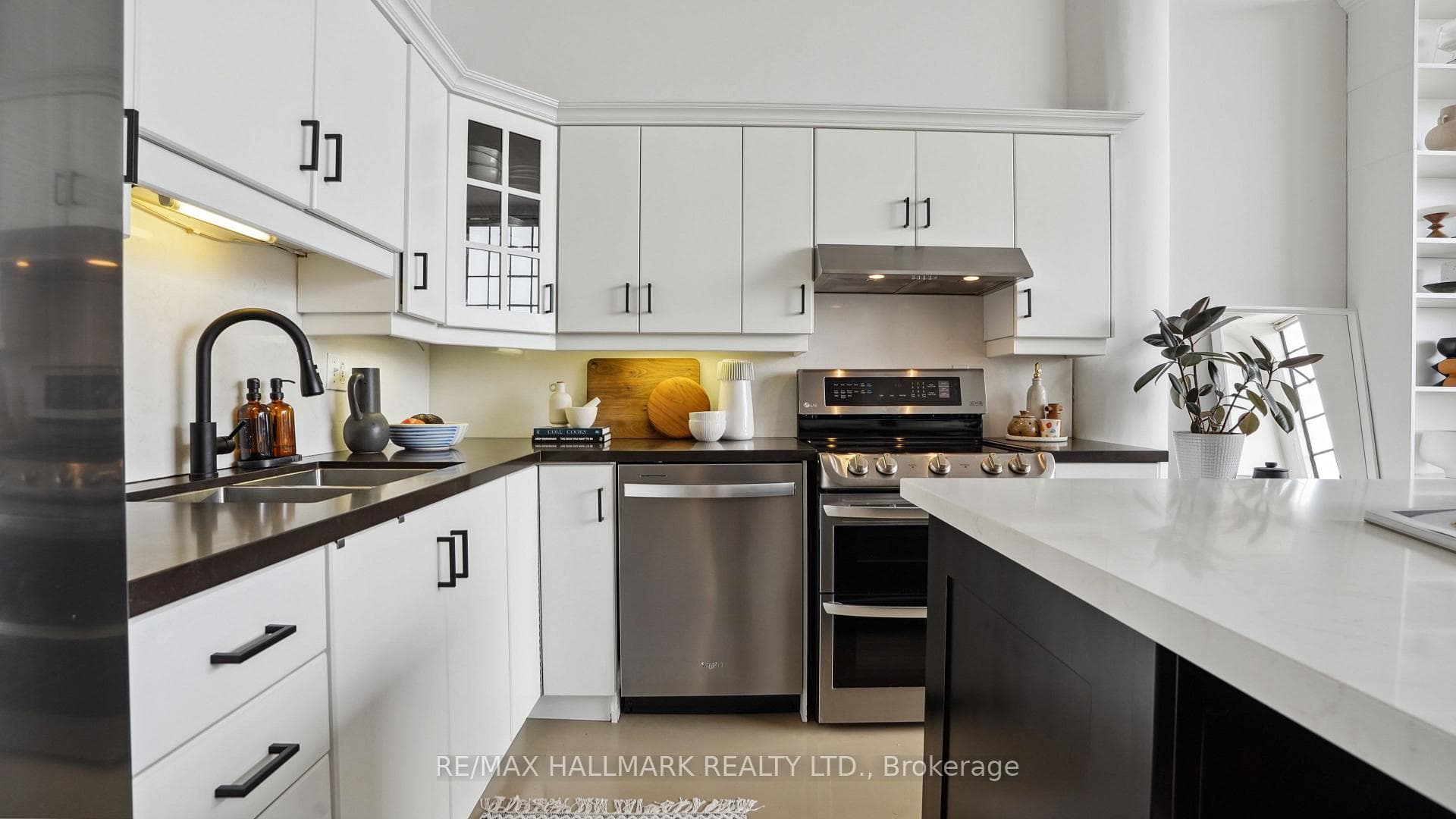 245 Carlaw Avenue Unit 505A photo 21
