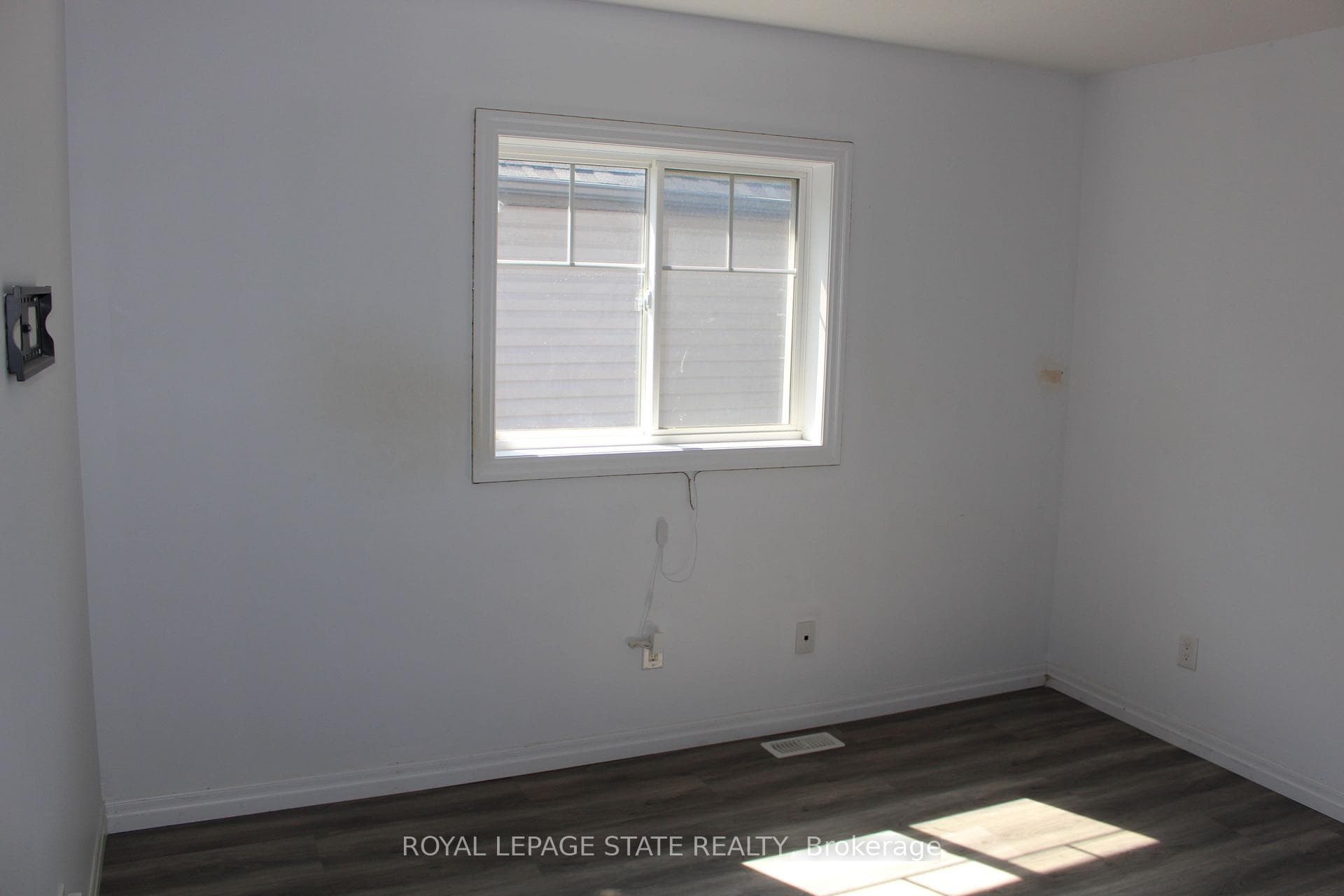 248 Tall Grass Crescent photo 27