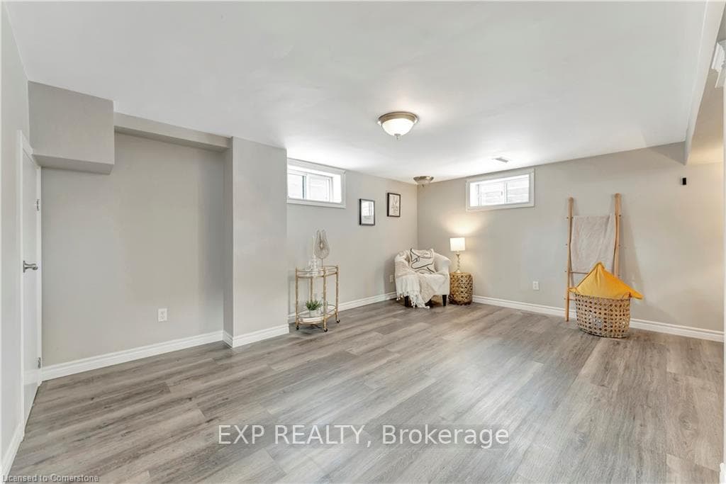 10 Rosewood Avenue photo 24