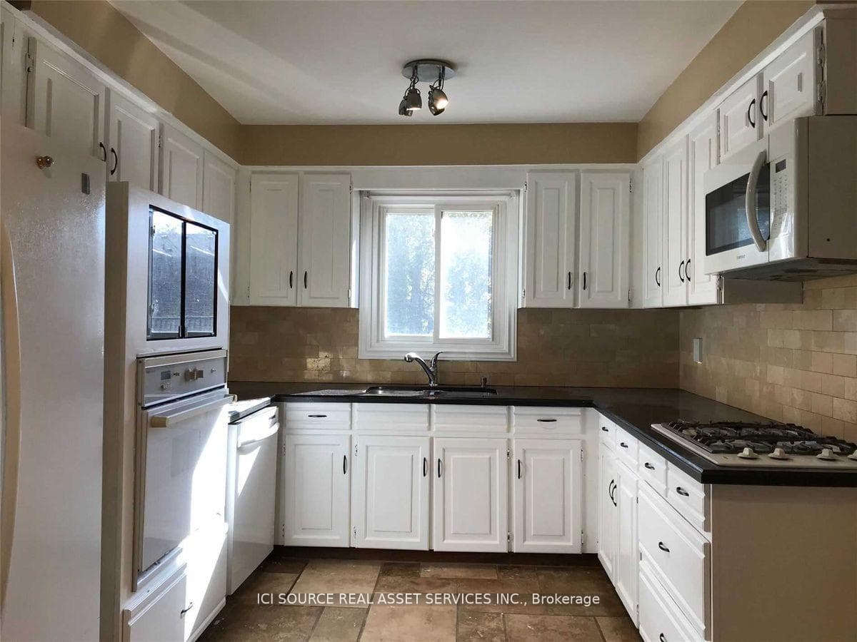 29 Normandy Crescent photo 8
