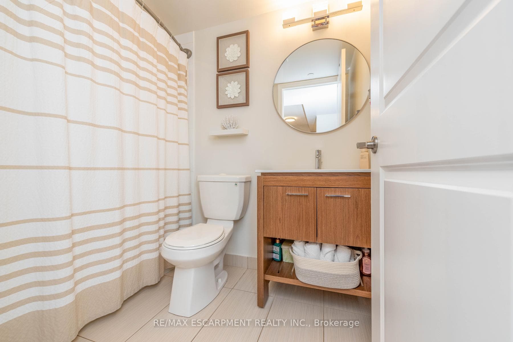80 Esther Lorrie Drive Unit 802 photo 11
