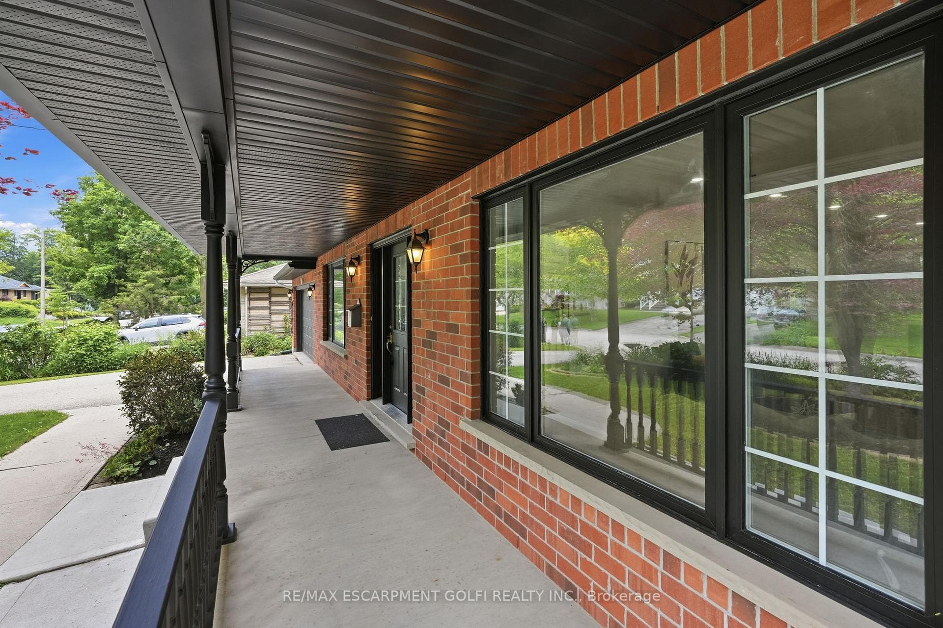 292 THORNCREST Drive photo 6