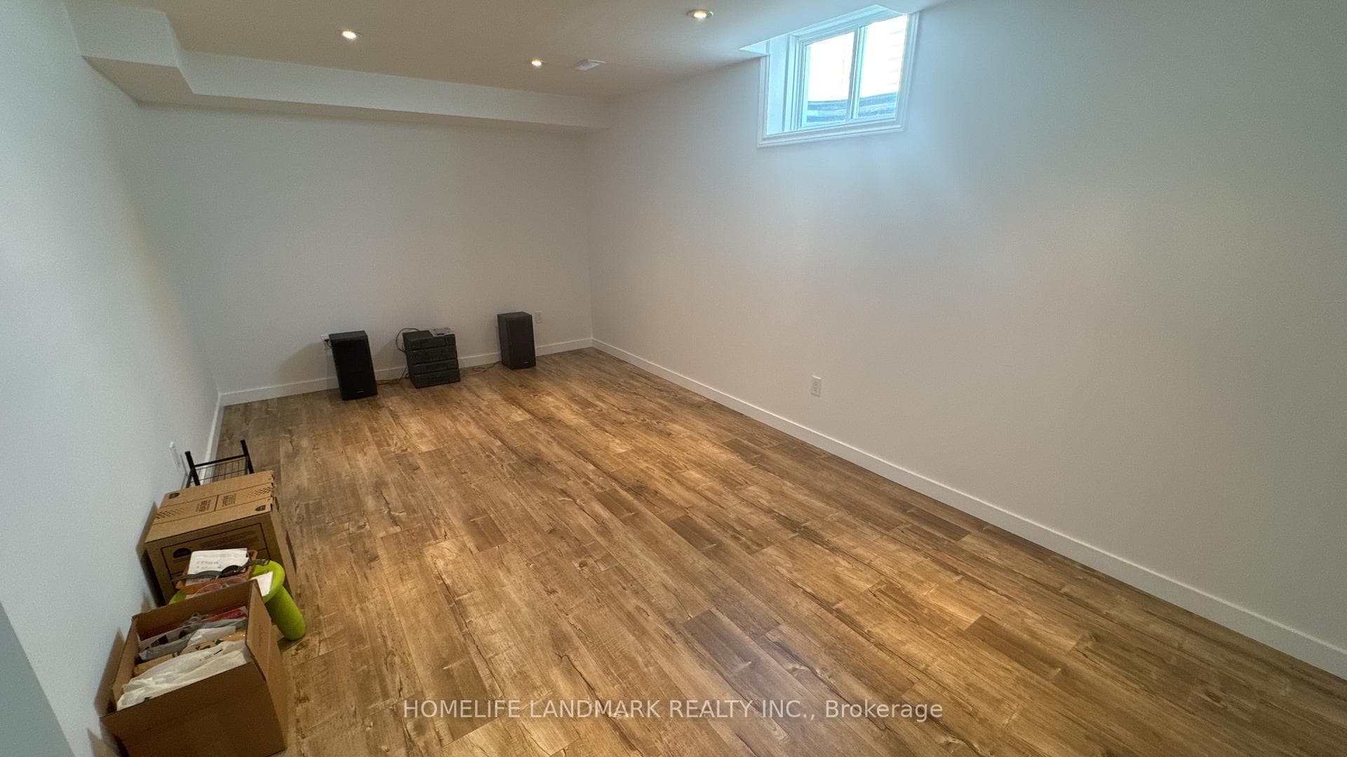 136 Hay Crescent photo 31