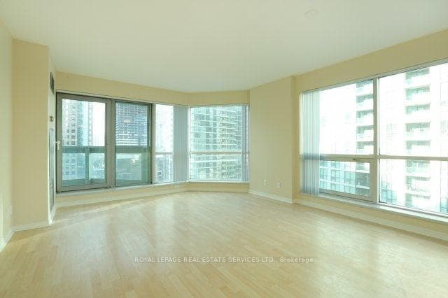 10 Yonge Street Unit 1203 photo 2
