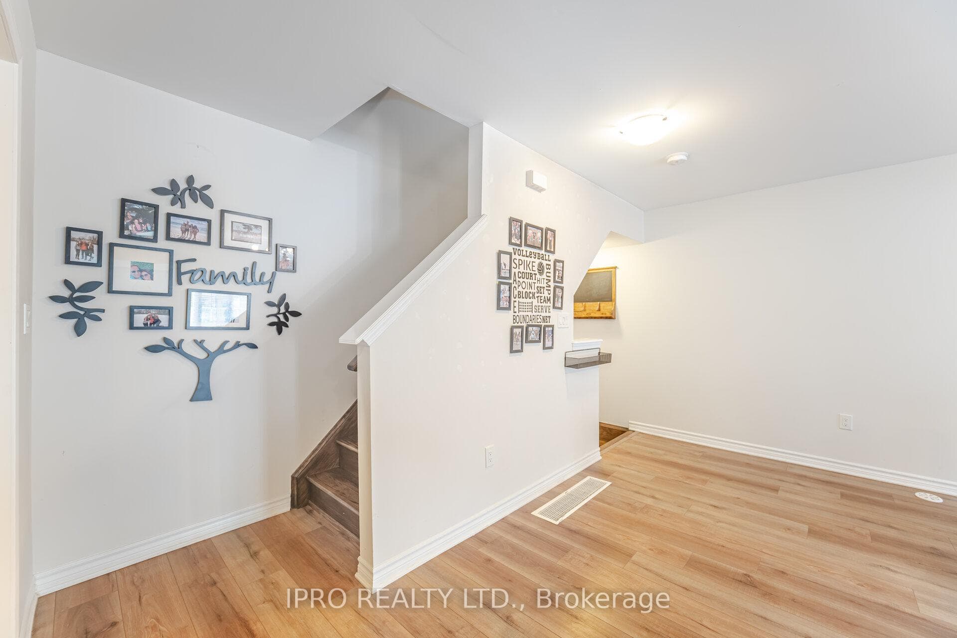 1543 HUSBAND Place photo 15