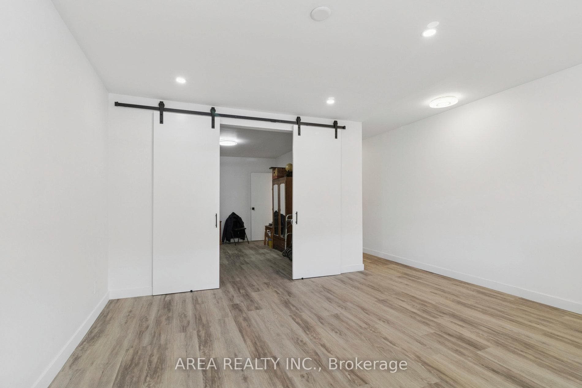 497 Ossington Avenue photo 7