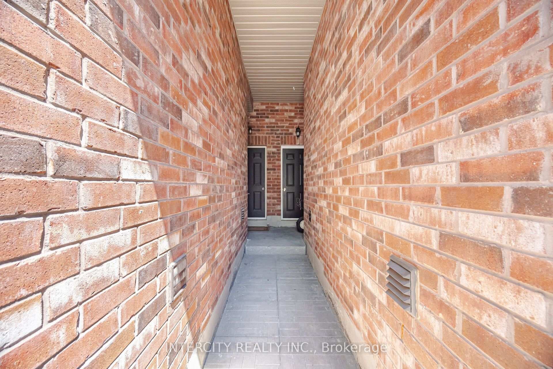 4 Petersen Place photo 42