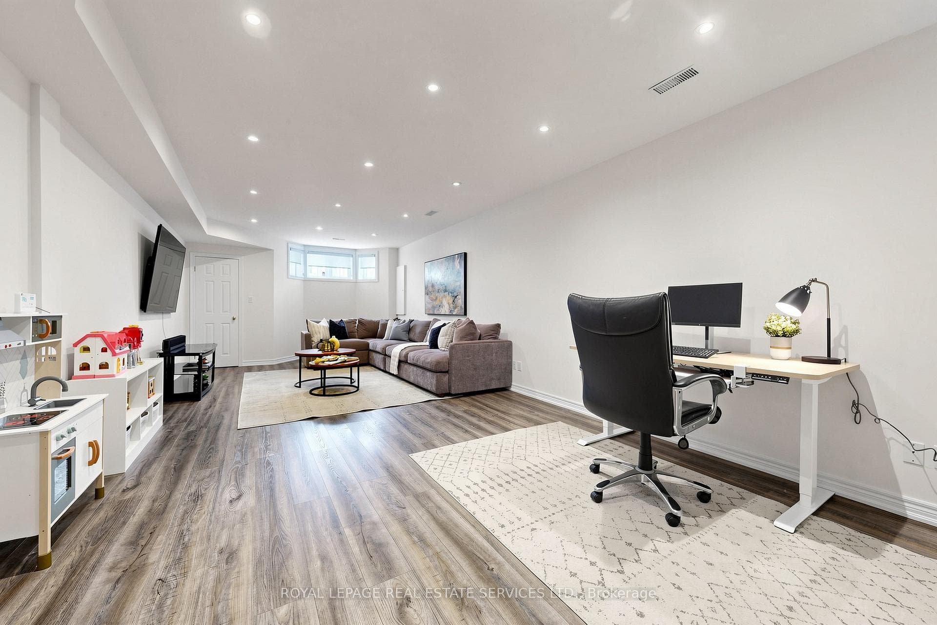 256 Earlscourt Avenue photo 27