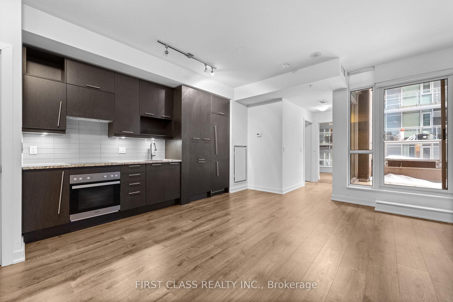 30 Nelson Street Unit 304 photo 3