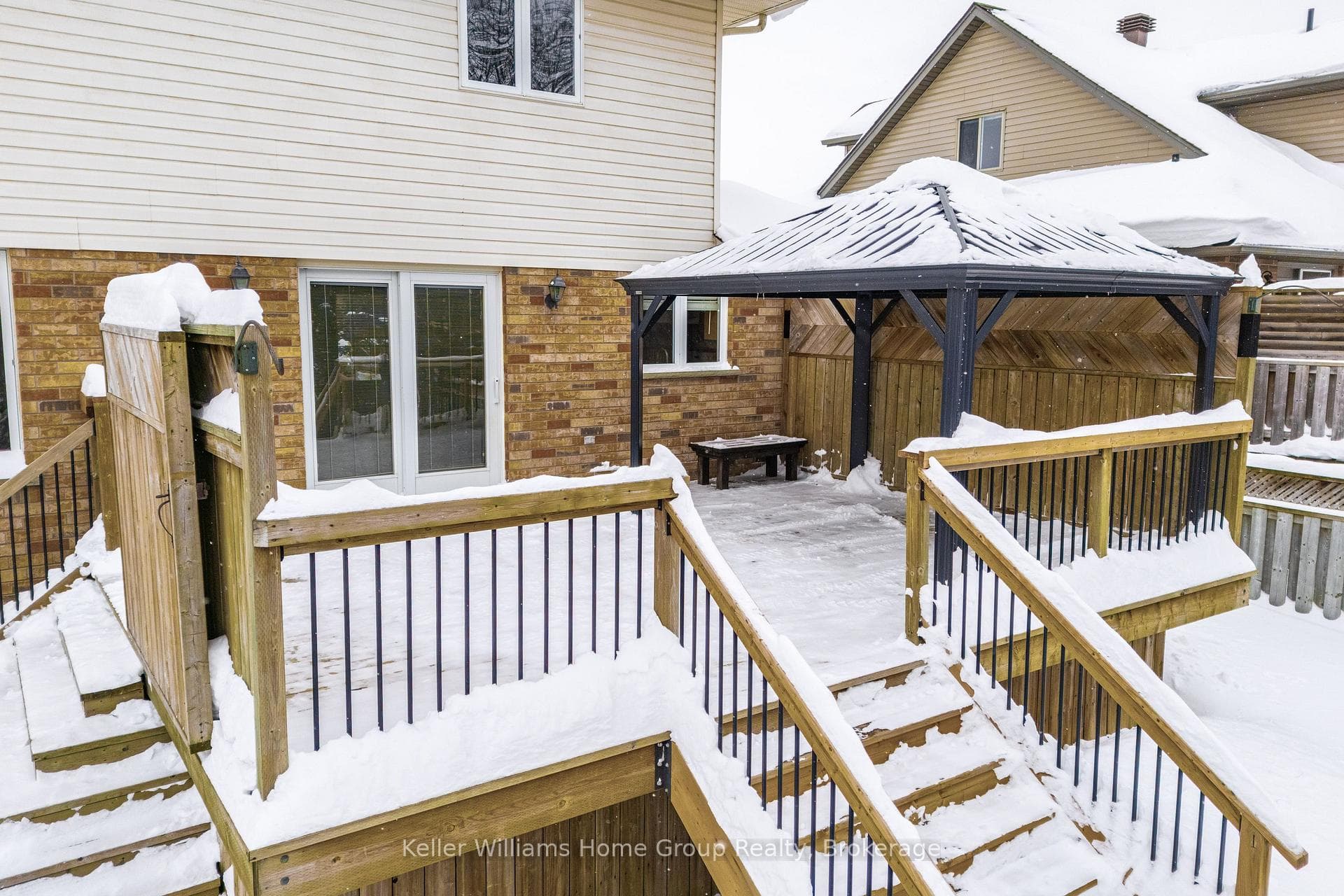 101 Thomas Boulevard photo 33