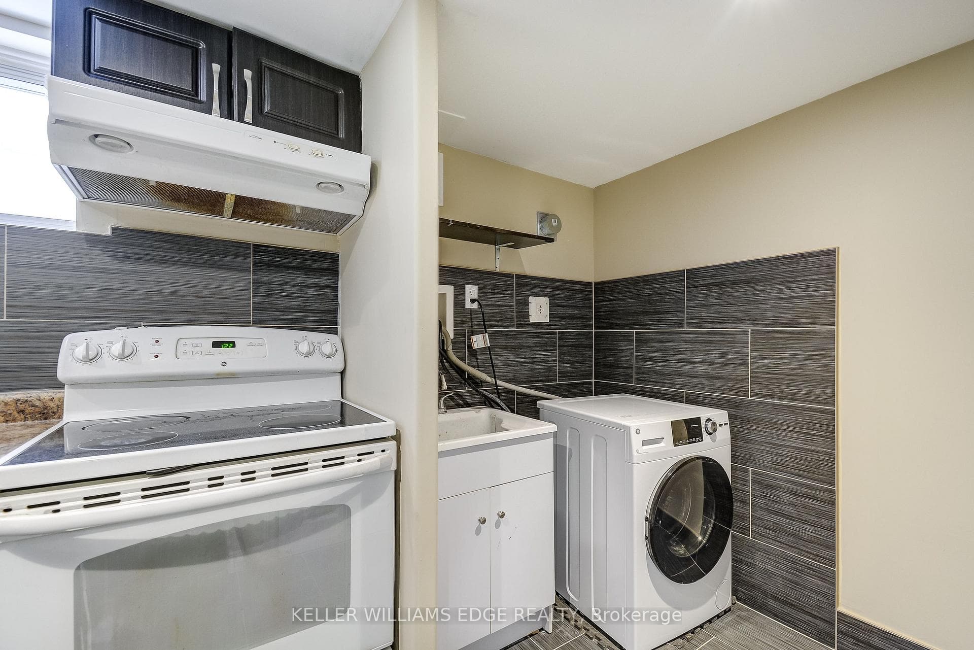 301 East 43rd Street photo 35