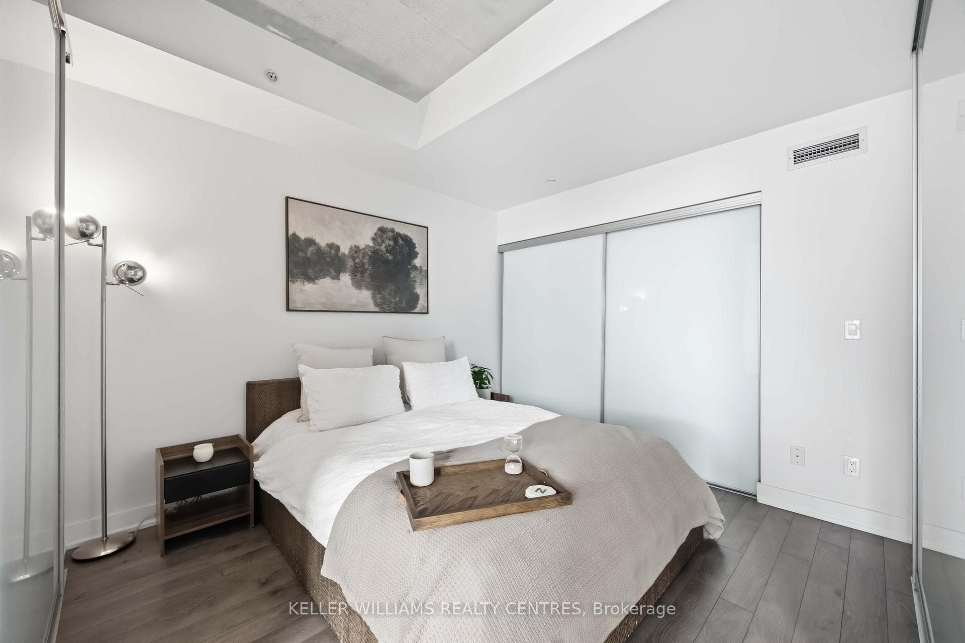 1190 Dundas Street Unit 807 photo 12