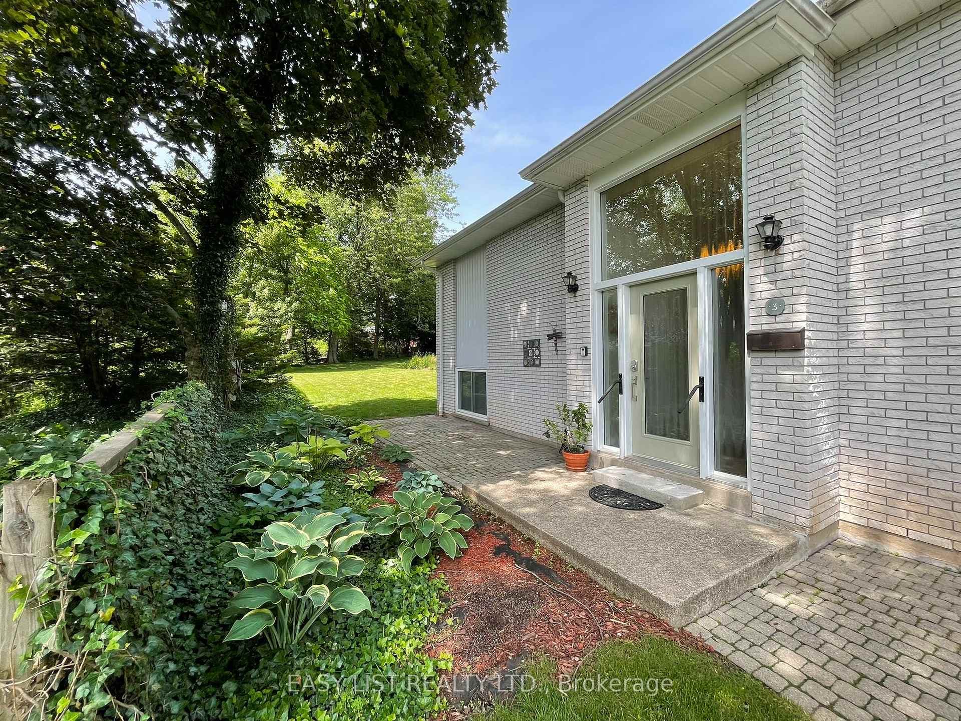 3 Baker Place photo 2