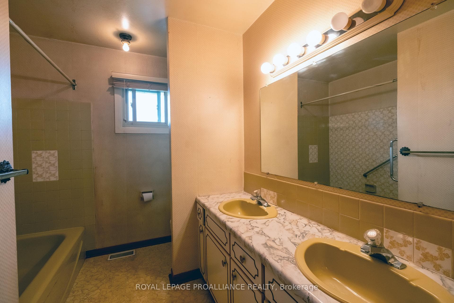146 Country Club Drive photo 25