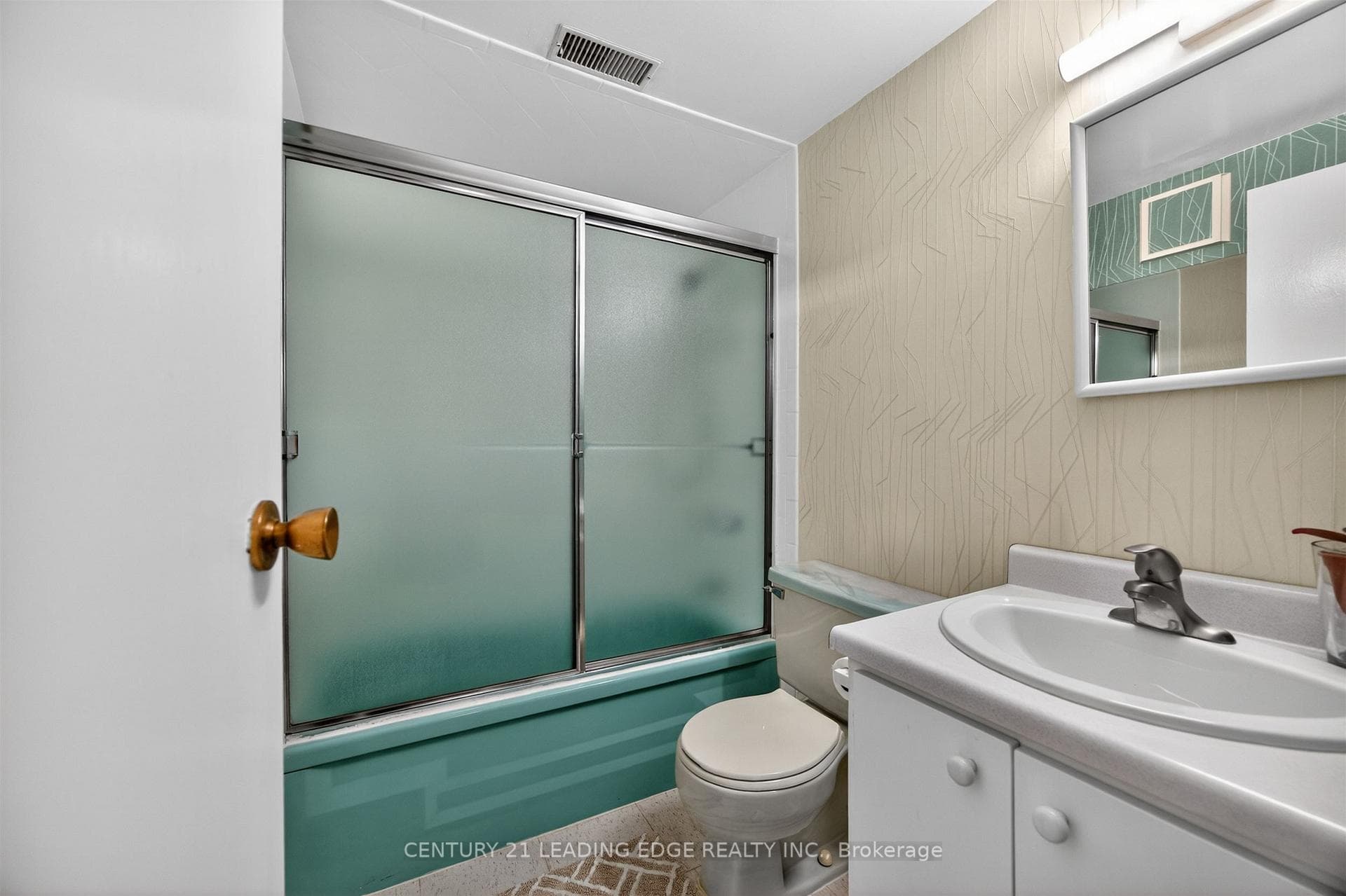 130 Silver Birch Avenue photo 33