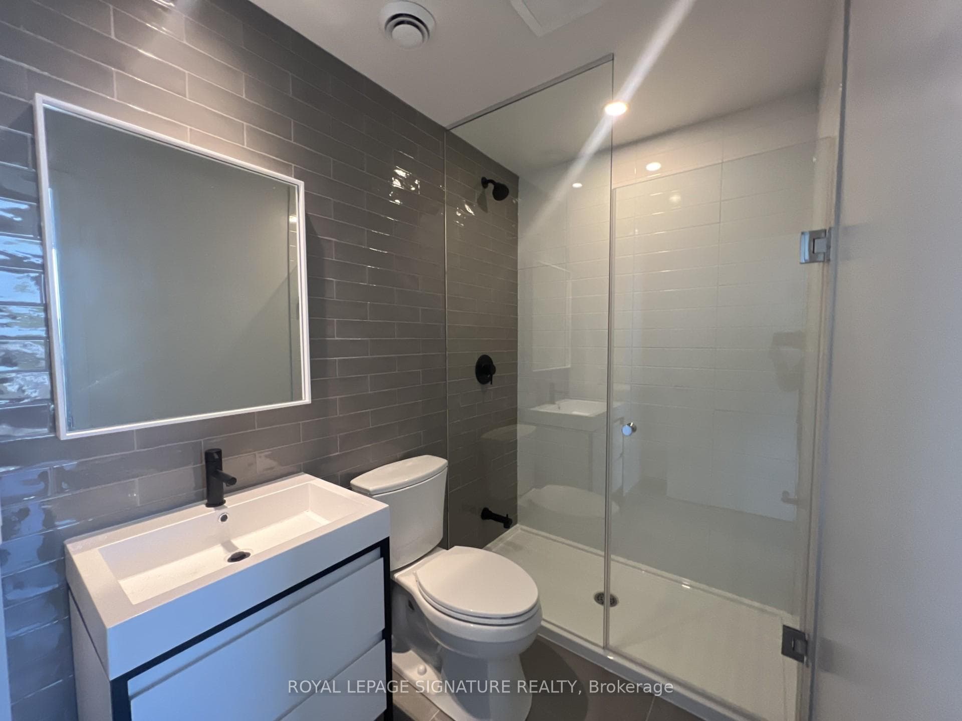 150 Logan Avenue Unit 536 photo 6