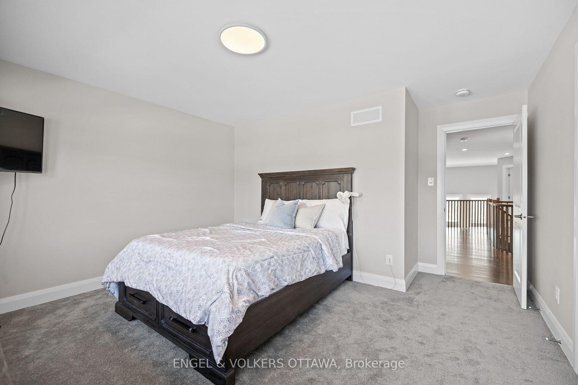 399 Longworth Avenue photo 28