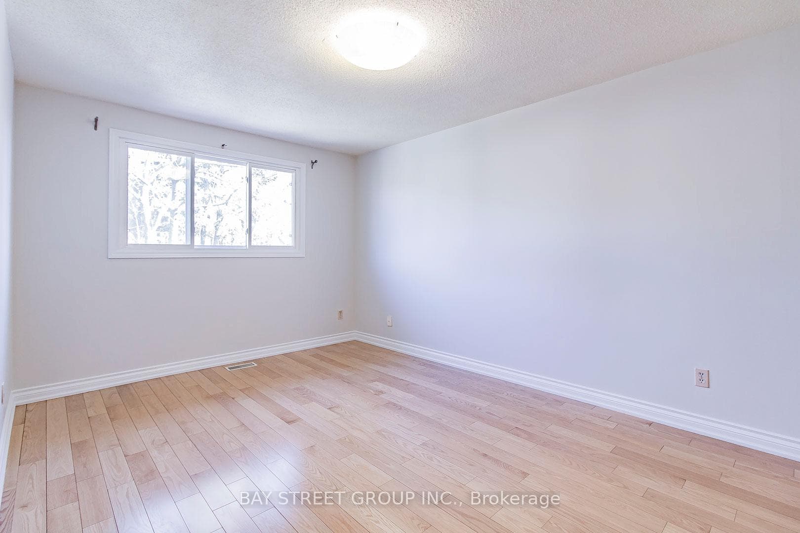 300 Fincham Avenue photo 7