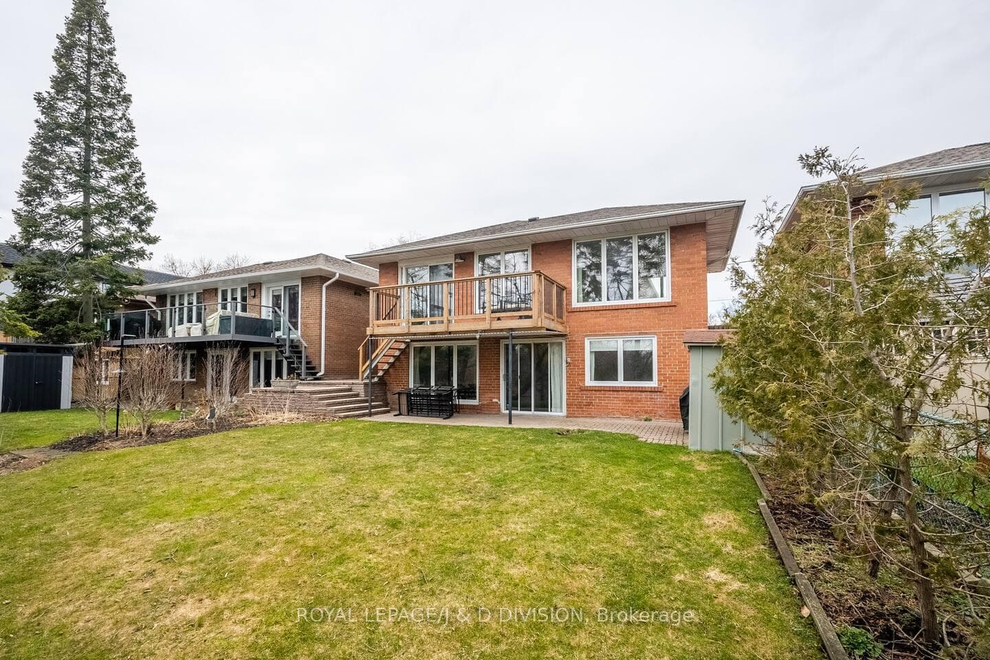 47 Florens Avenue photo 23