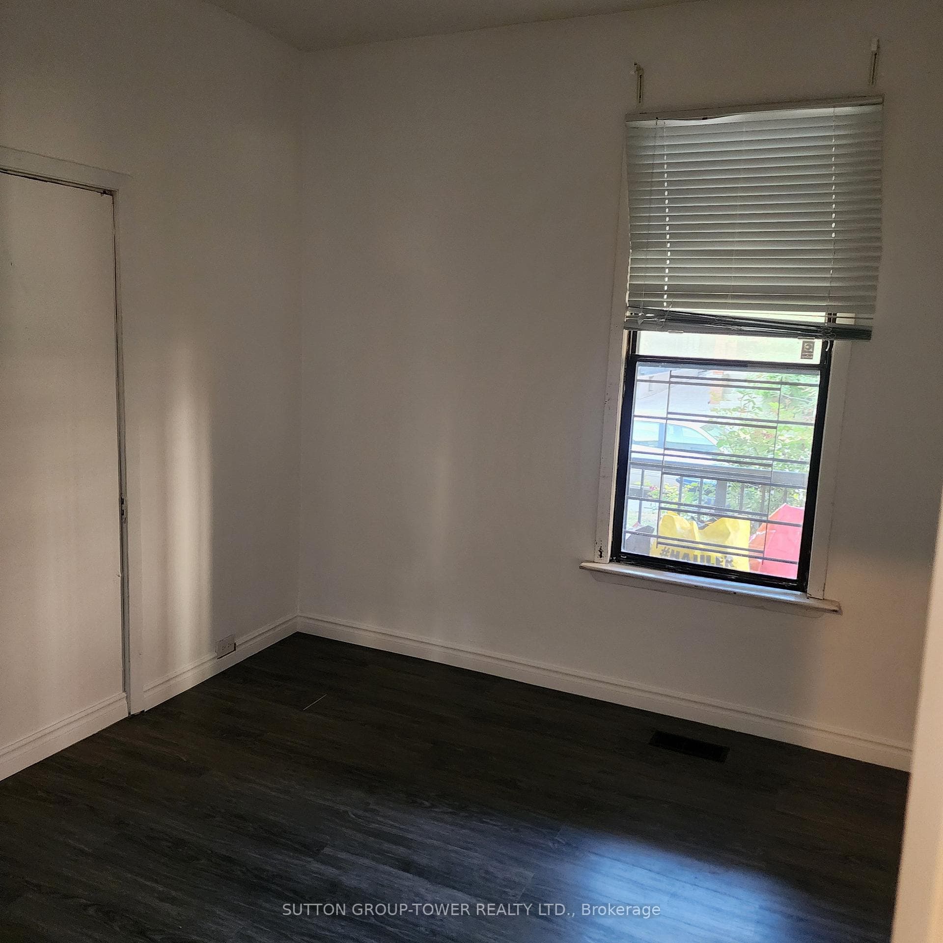 16 Russett Avenue photo 5