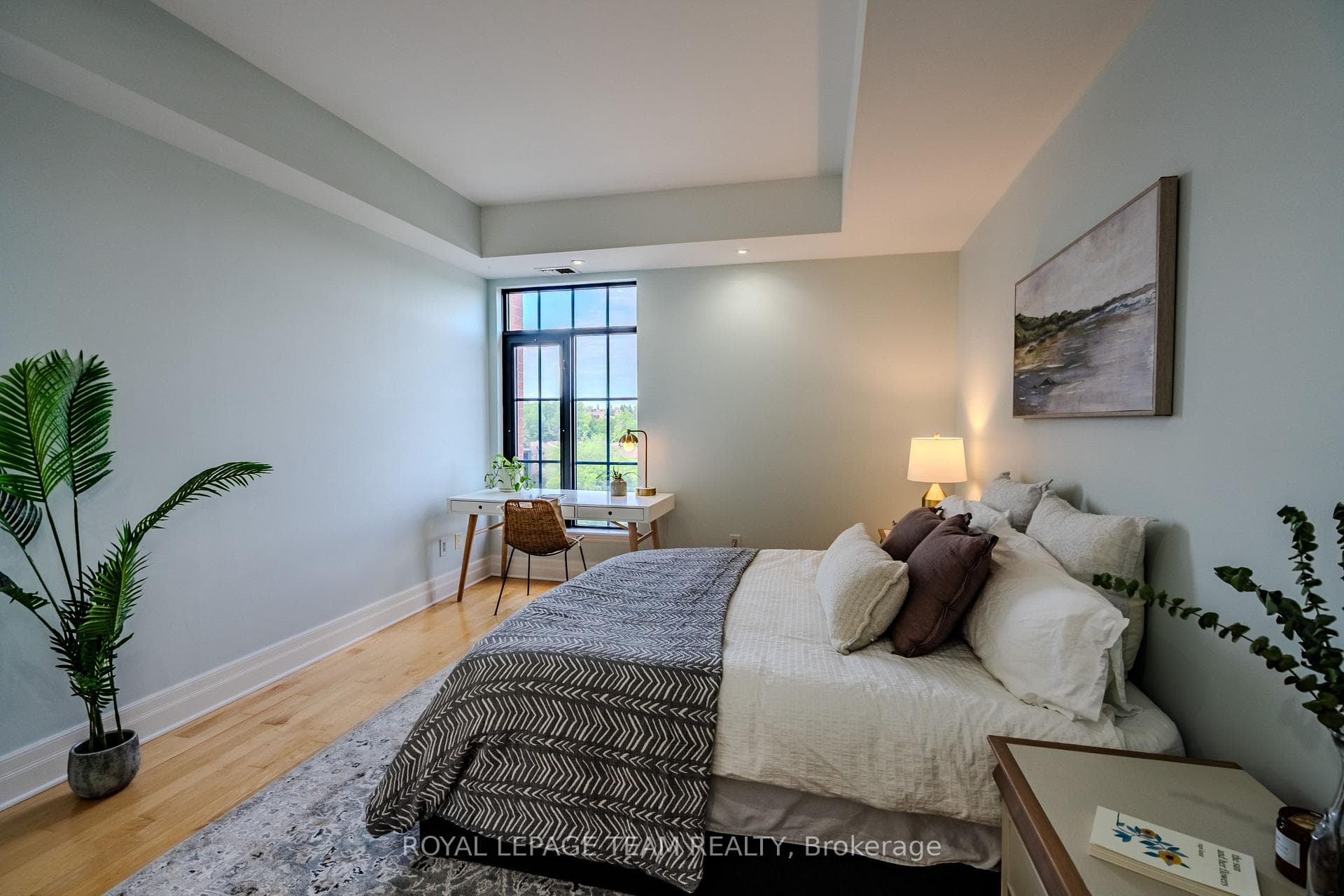 327 Breezehill Avenue Unit 708 photo 26