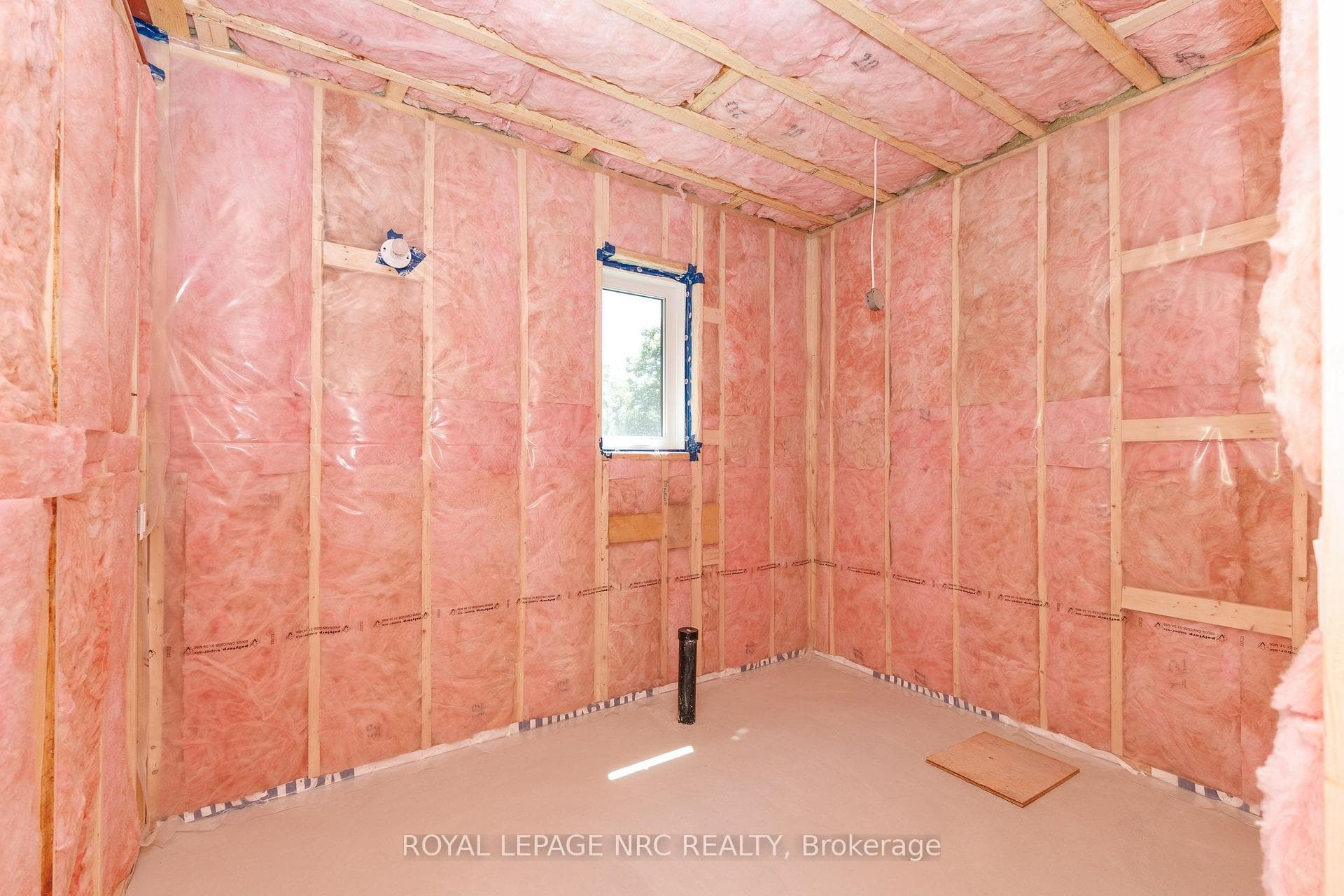 270 Lancaster Drive photo 38
