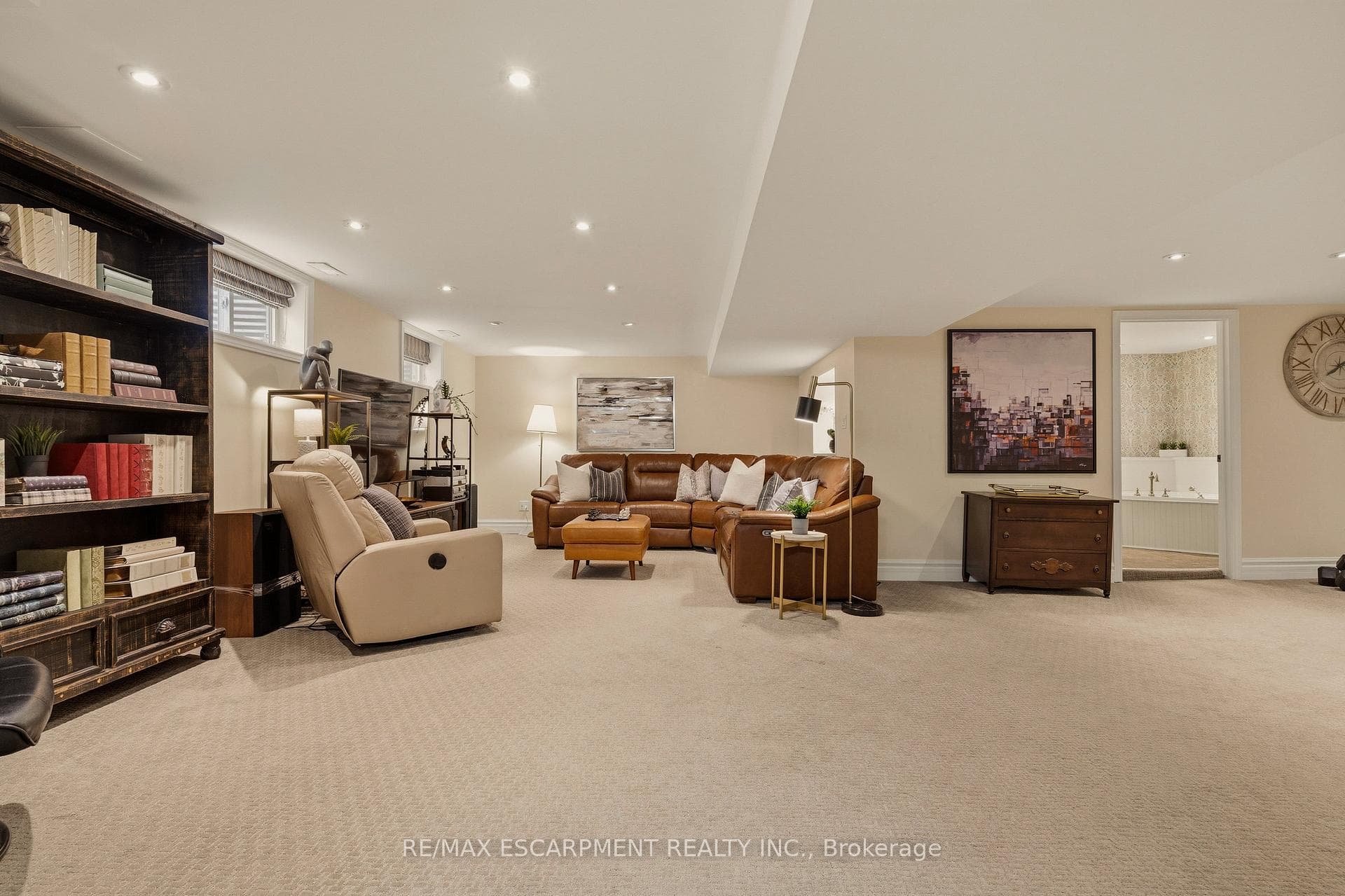 38 Parker Avenue photo 29