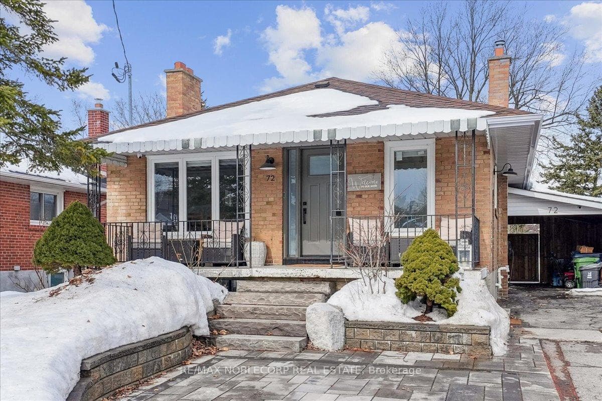 72 Christina Crescent photo 1
