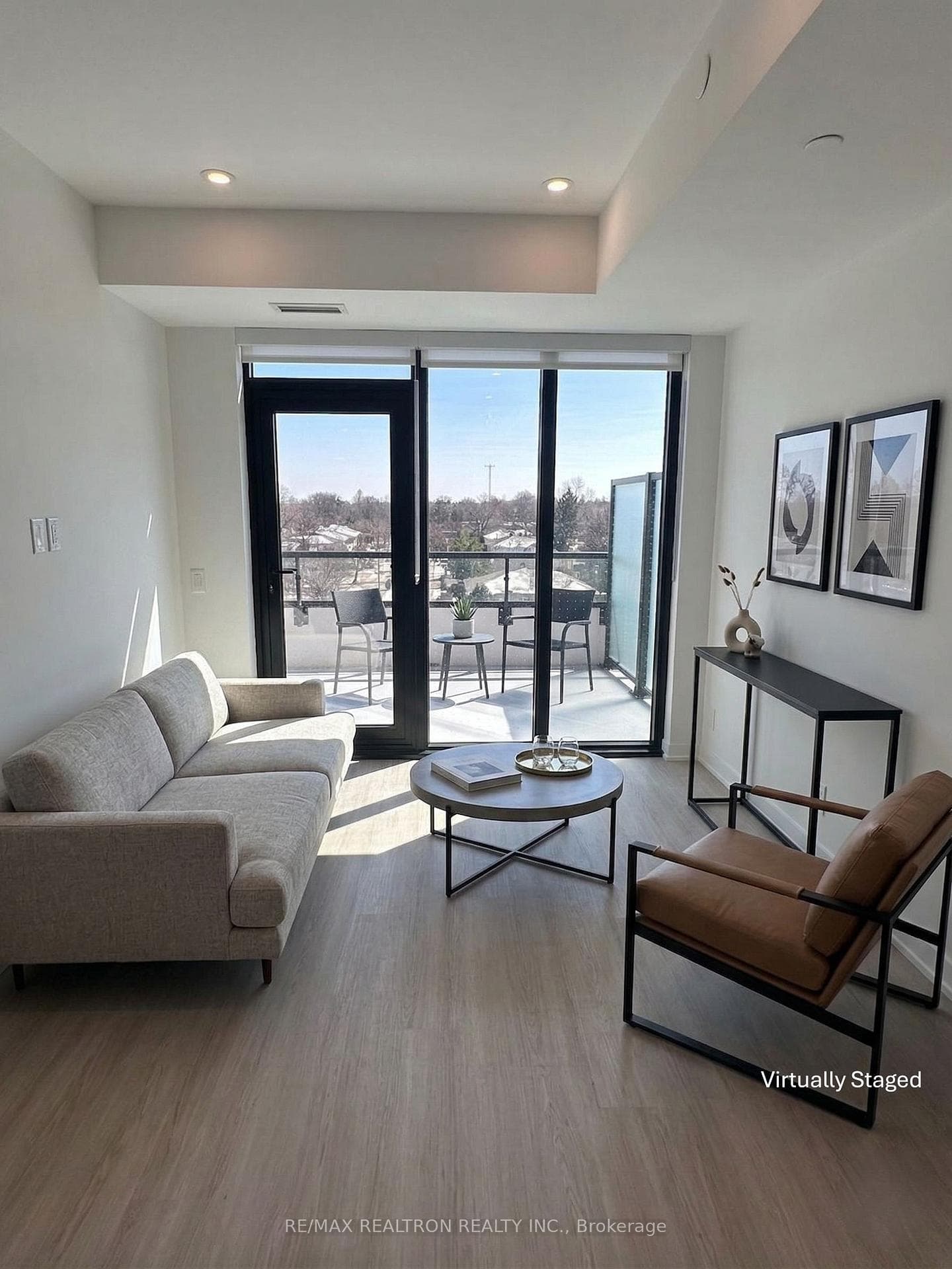 699 Sheppard Avenue Unit 606 photo 4